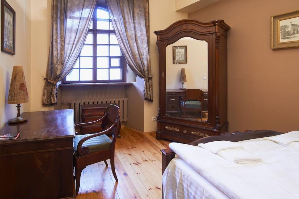 Cozy Apartment In Gothic Style House In The Heart Of The Old Town Vilnius Luaran gambar